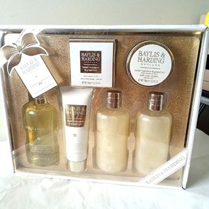 Baylis & Harding NIB 6 Piece Bath Gift Set Sweet Mandarin and Grapefruit New